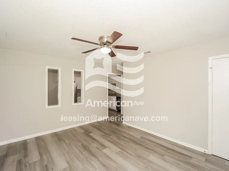 1216643_007_wm_-_living_room_12925661.jpg