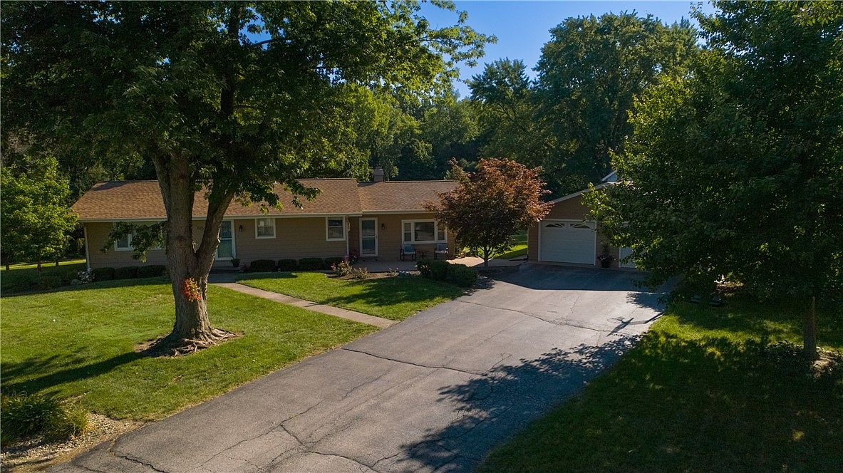 605 Douglas St, Catlin, IL 61817 Zillow