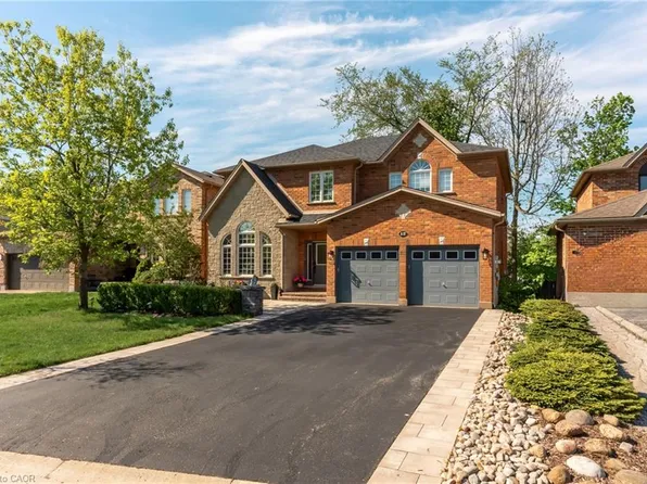 12 Buman Ct, Barrie, ON L4N 0L3