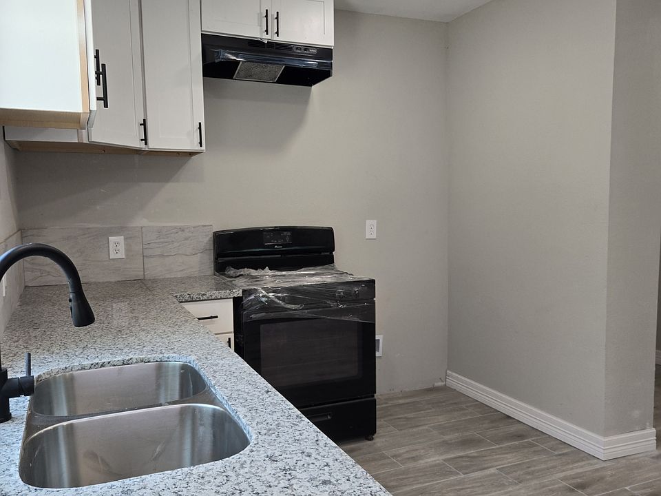 1st image of 4520 Normandy Way #B