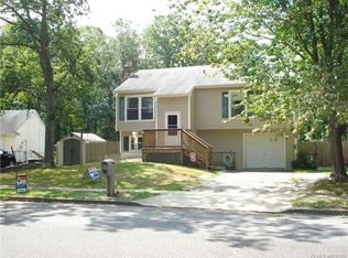 17 Aspen Cir, Barnegat, NJ 08005
