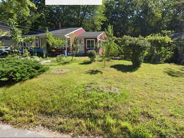 13 Lakeside Ave, Hudson, MA 01749