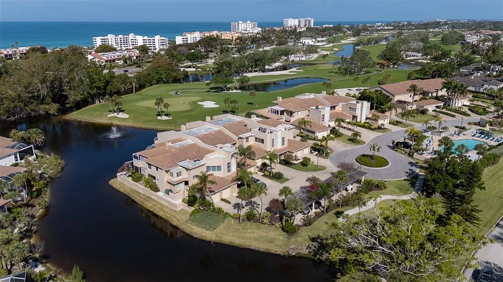 2 bed, 2.5 bath, 2369 sqft, $6,950 — Photo 4