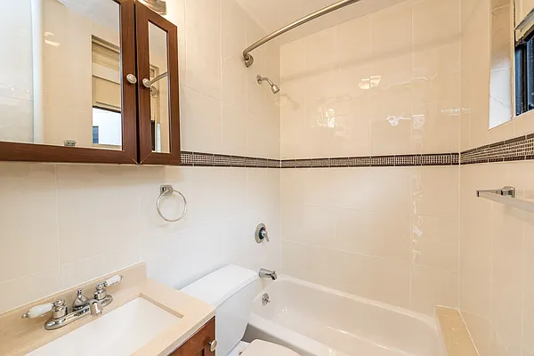 Rented by Nooklyn NYC LLC | media 40