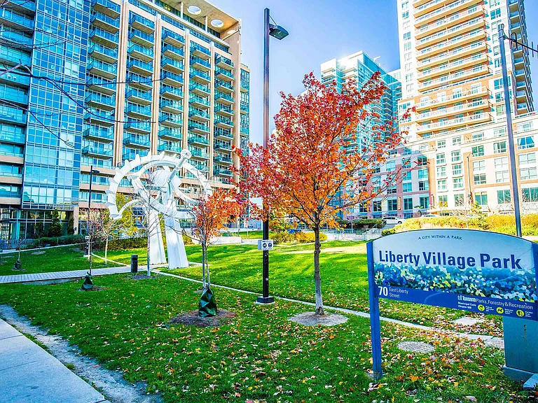 59 E Liberty St #2401 — Photo 6