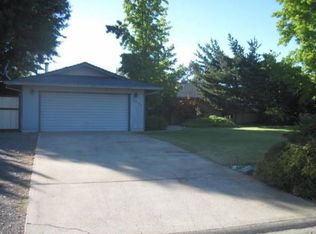 6892 Tucker Ln, Redding, CA 96002