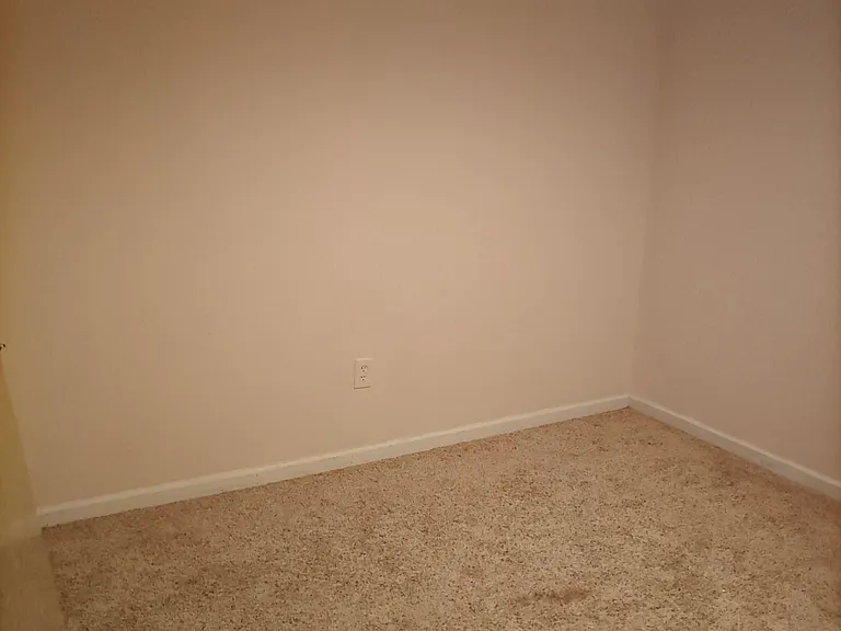 117 Holmes St #BASEMENT — Photo 1