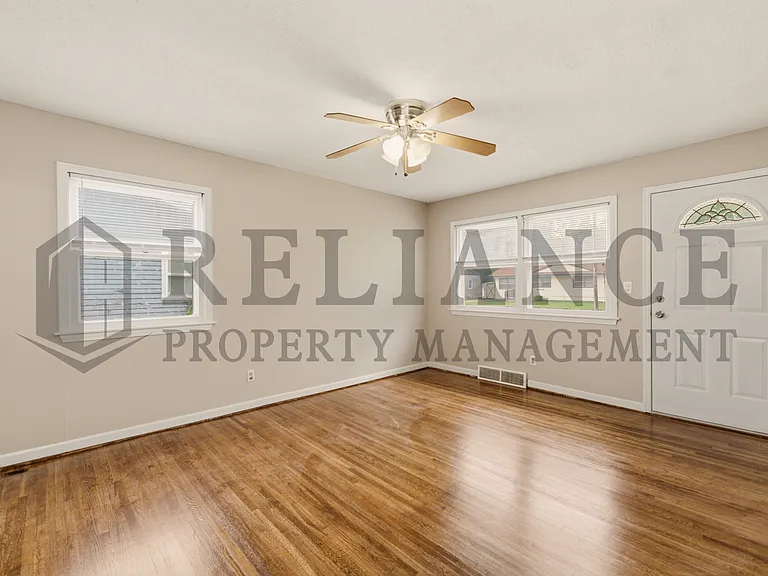 3349 S Vine St — Photo 14