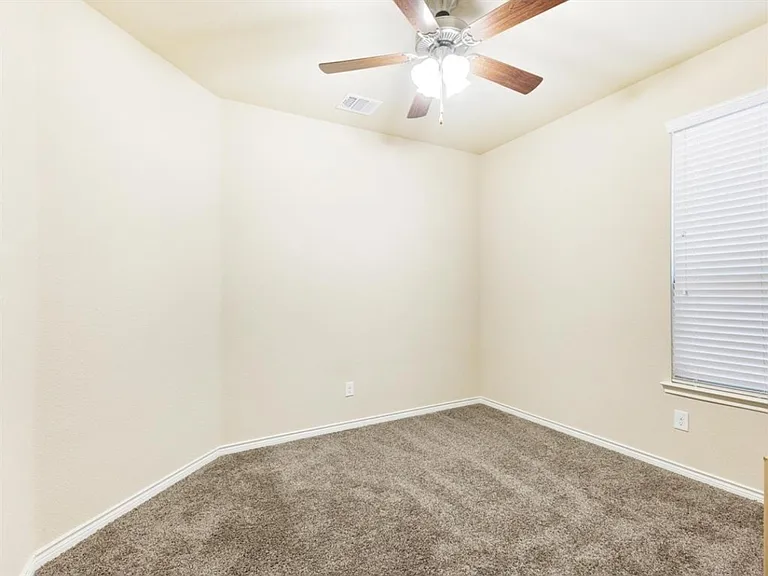 2109 Lake Hawthorne Trl — Photo 18