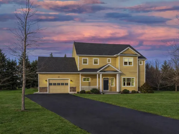 147 Bell Cres W, Charlottetown, PE C1E 1Y8