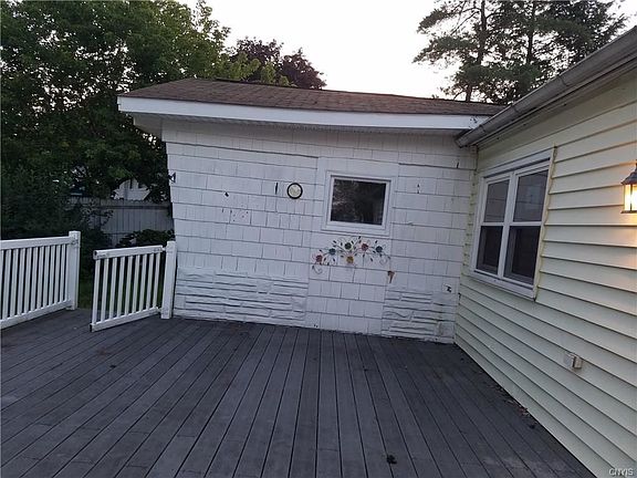 2nd image of 4 Redwood Ave