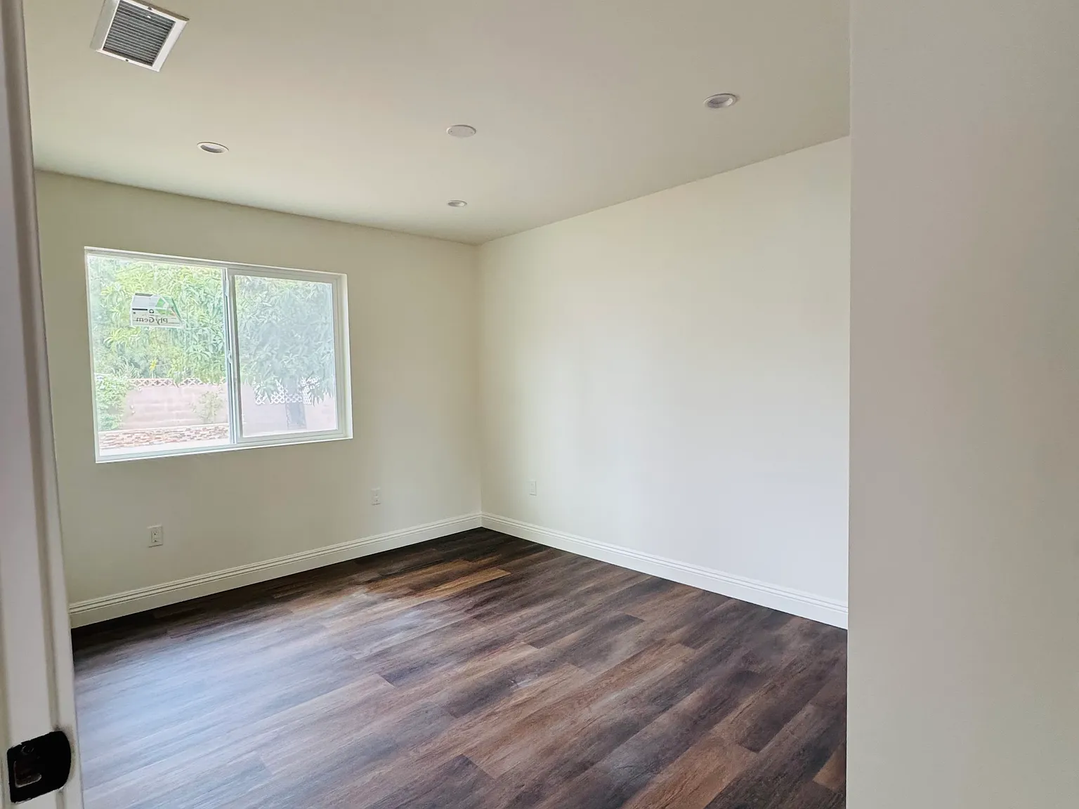 2 bed, 650 sqft, $2,750 — Photo 3