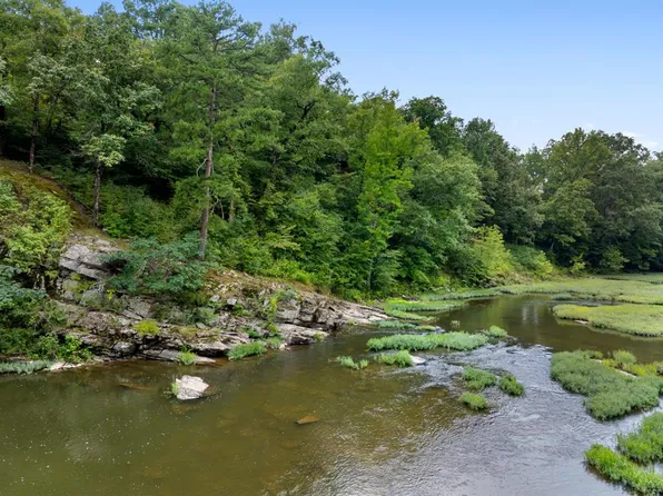 671 Riverside Ln, Smithville, OK 74957