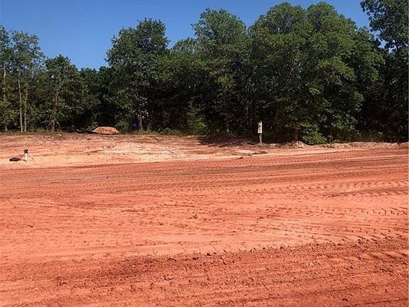 2nd image of 1902 Hilltop Cir
