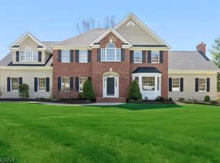 36 Grove Farm Rd, Pittstown, NJ 08867