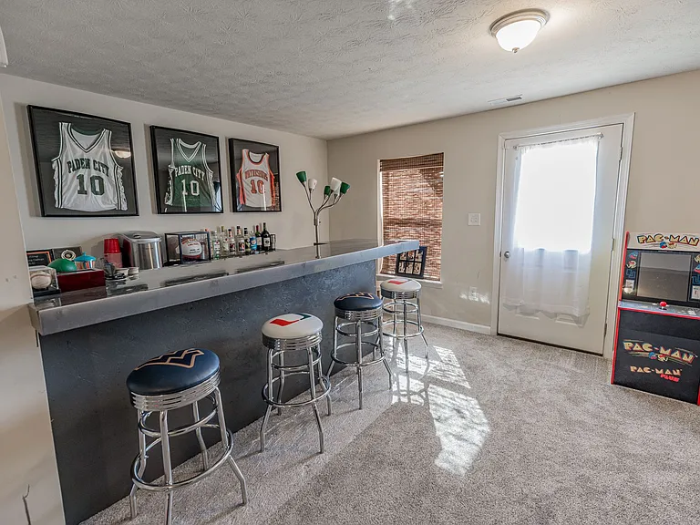 210 Summerfield Dr — Photo 10