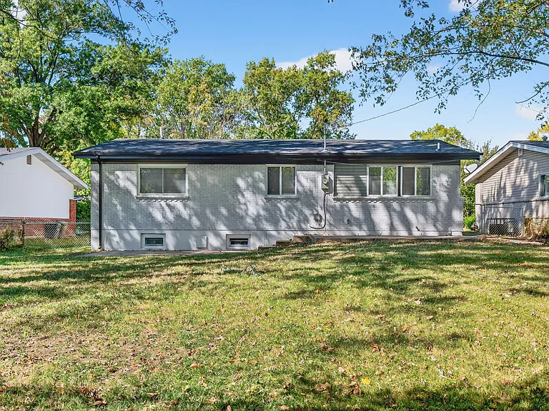 2358 Vorhof Dr — Photo 37