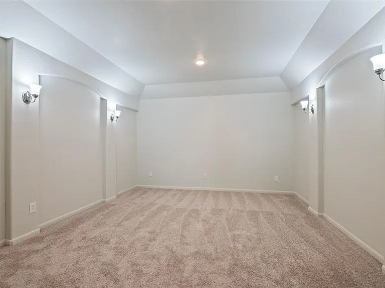 632 Kickapoo Ct — Photo 10