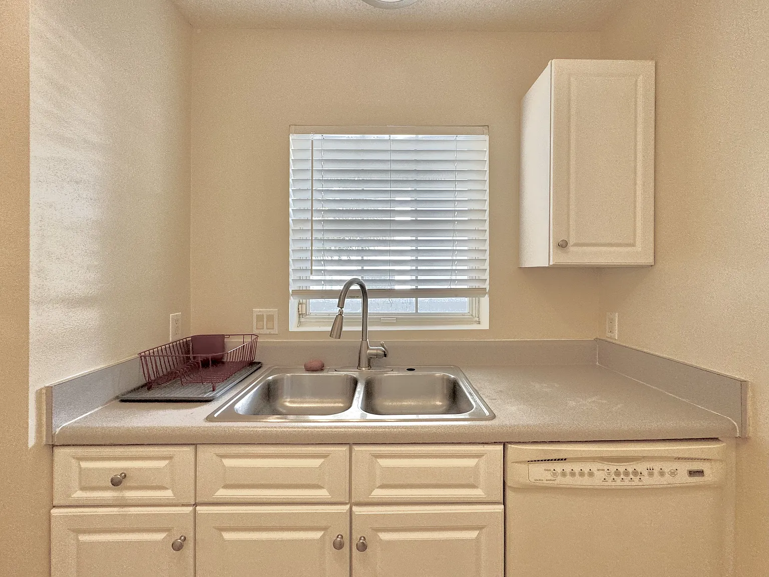 1 bed, 812 sqft, $1,700 — Photo 4