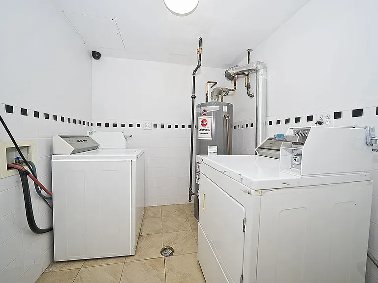 234 Franklin Ave #3F — Photo 12