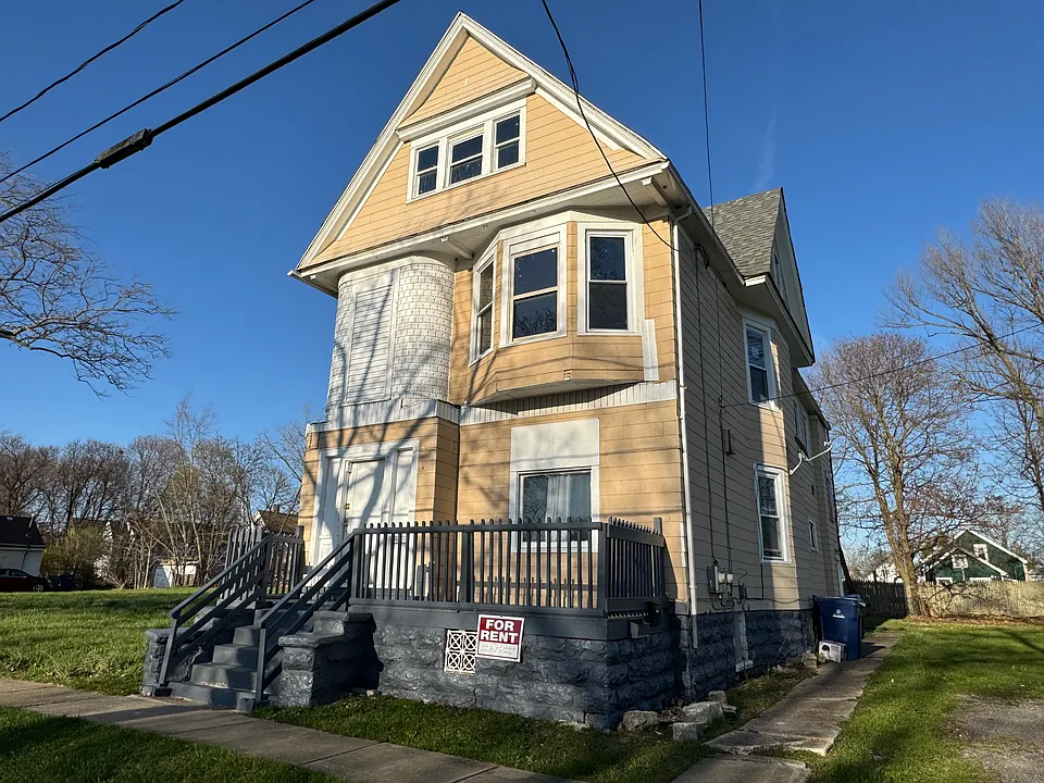 235 Watson St