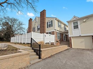 42140 Roscommon St, Northville, MI