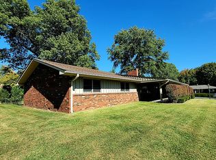 205 E Fairway Dr, Belleville, IL 62223