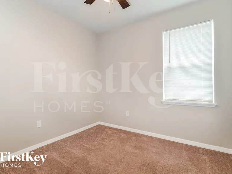 954 Glazebrook Loop — Photo 13