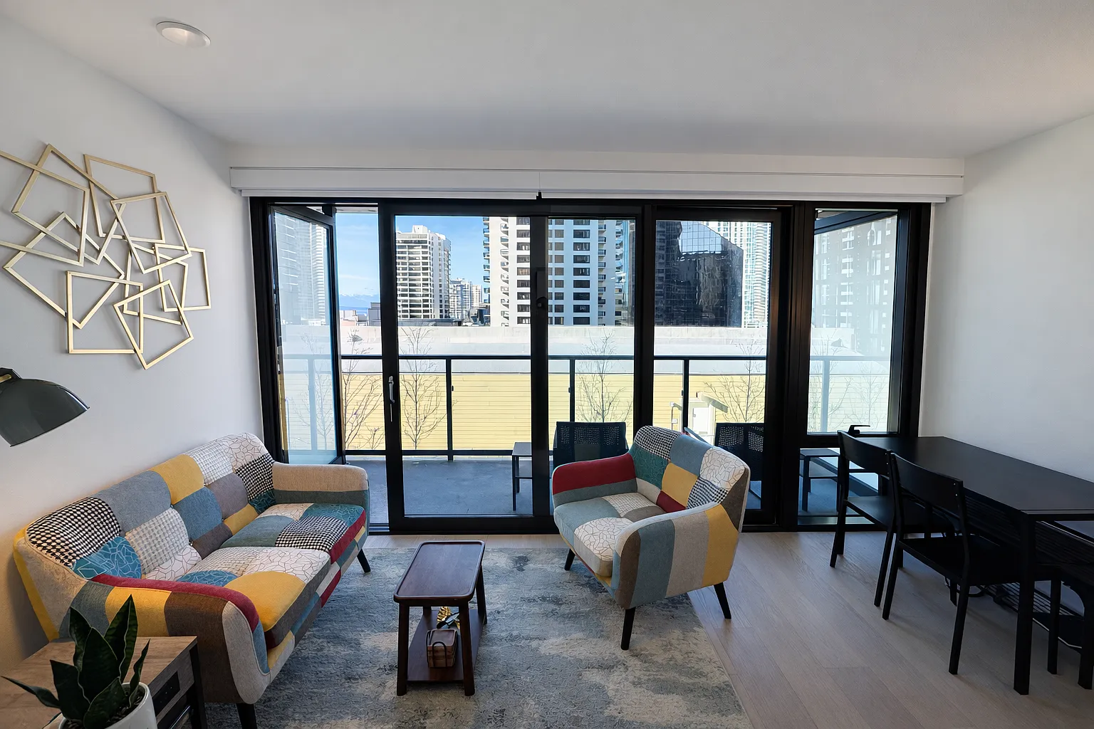 300 Virginia St — Photo 4