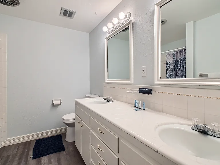 108 W Lilly Ln — Photo 17