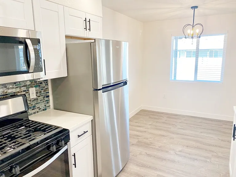 6707 E Cheery Lynn Rd #A — Photo 14
