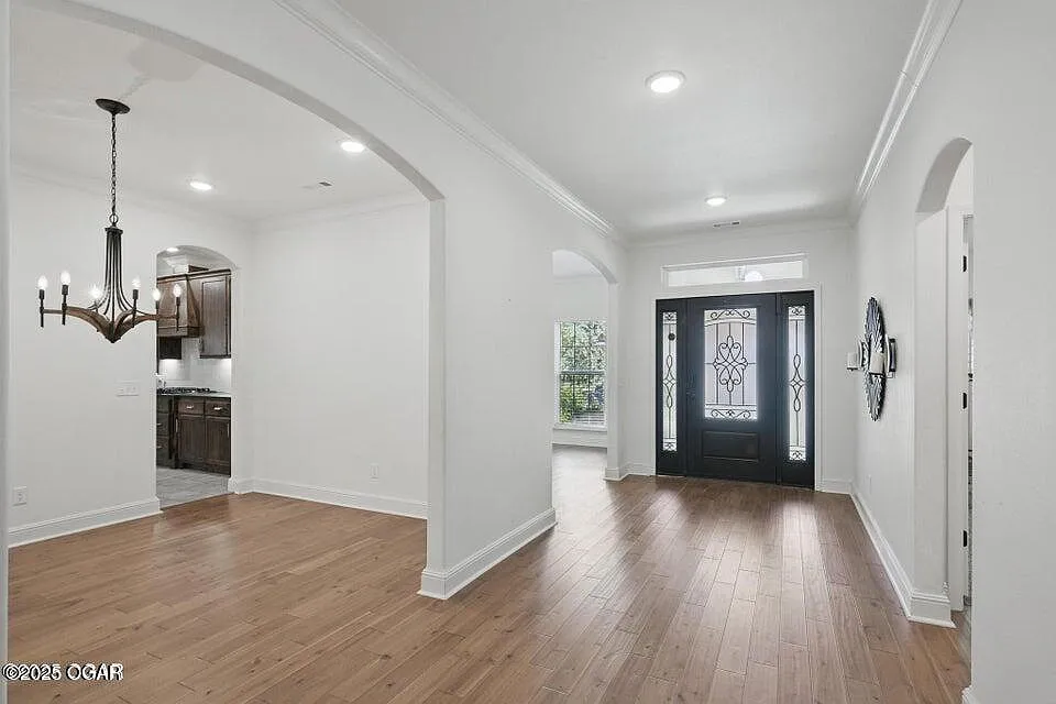 4 bed, 3.0 bath, 3077 sqft, $2,300 — Photo 3