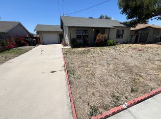 631 S Taylor St, Hemet, CA 92543