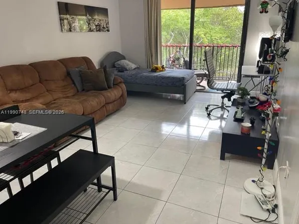 14421 N Kendall Dr, Miami, FL