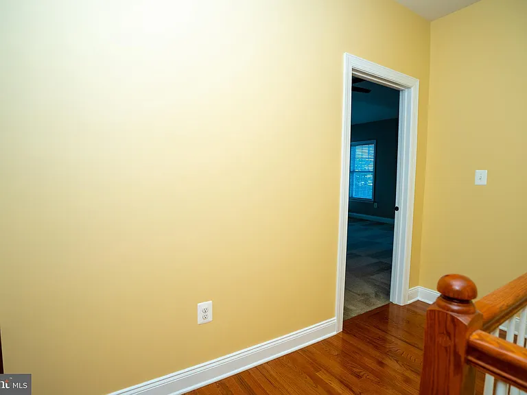 22535 Willington Sq — Photo 44