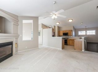 1006 Parkhill Cir #1006, Aurora, IL 60502