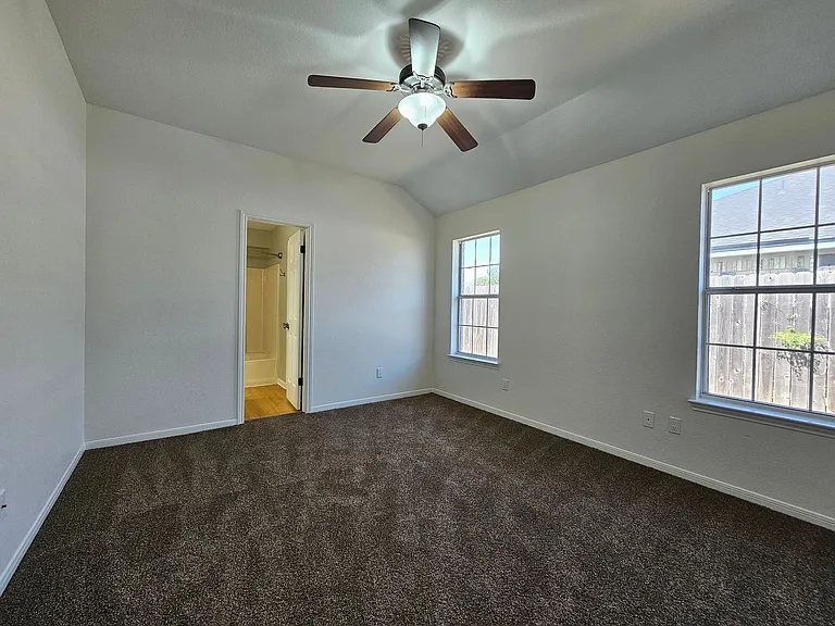 4211 Breckenridge Dr — Photo 10