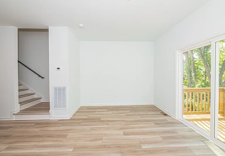 815 Freston Rd — Photo 7
