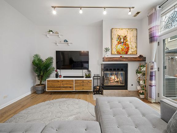 5th image of 1881 N Maud Ave #1881