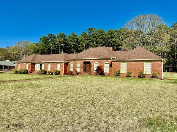 811 Eagle Mountain Blvd, Batesville, AR 72501