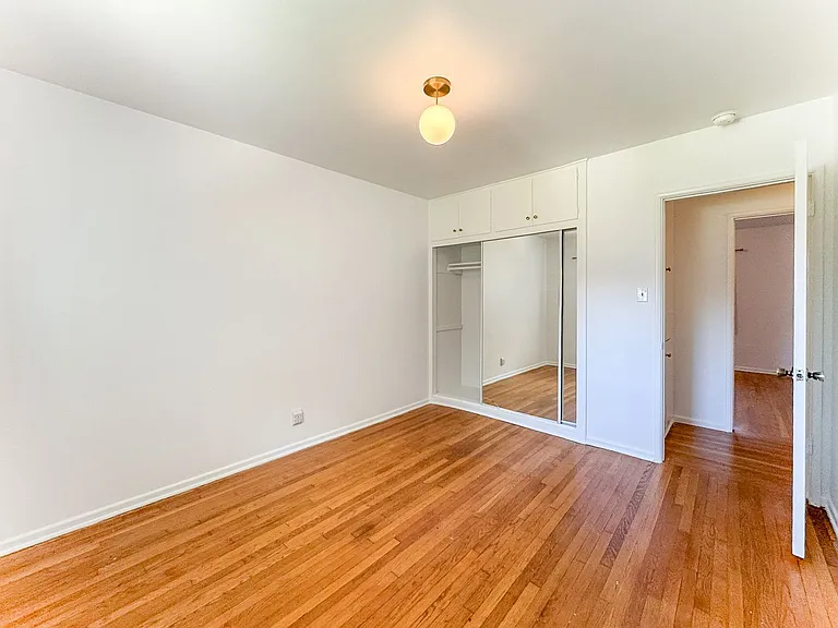 2033 Euclid St #6 — Photo 11