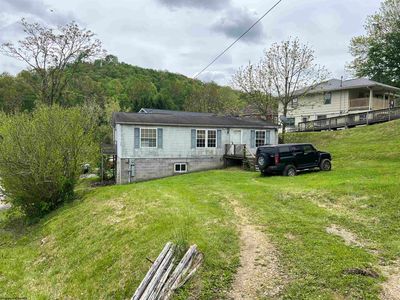 209 Thomas Ave, Nutter Fort, WV, 26301