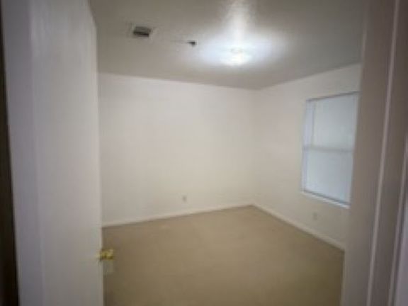 4th image of 926 Drury Ln #2
