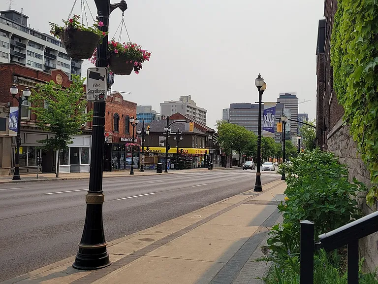 285 King St W #3 — Photo 8