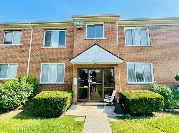 31801 Kelly Rd APT 24, Fraser, MI 48026