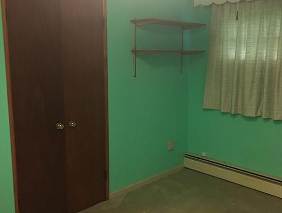 4th image of 9883 Crestwood Dr