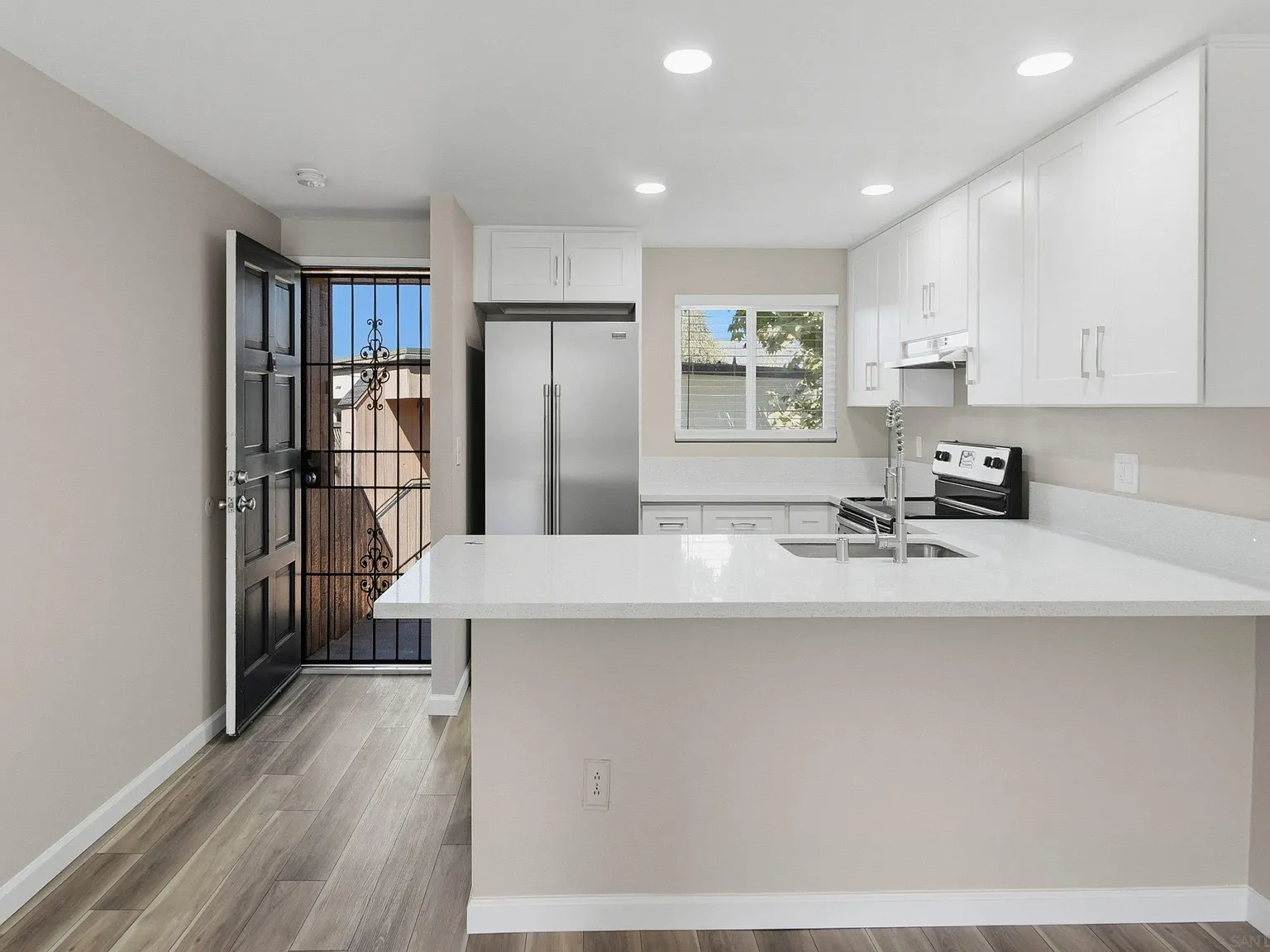 Lake Murray Terrace Condominiums — Photo 4