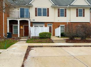 796 Amberly Dr UNIT B, Waterford, MI 48328