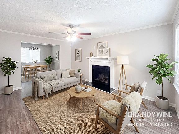 3rd image of 2259 Hampton Dr