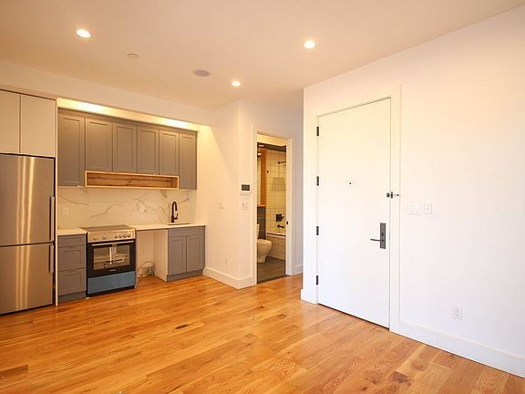 3rd image of 374 Throop Ave #4C